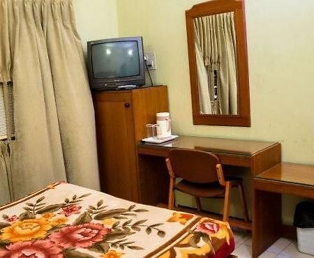 Hotel Bombay Tiffanys Mysore Luaran gambar